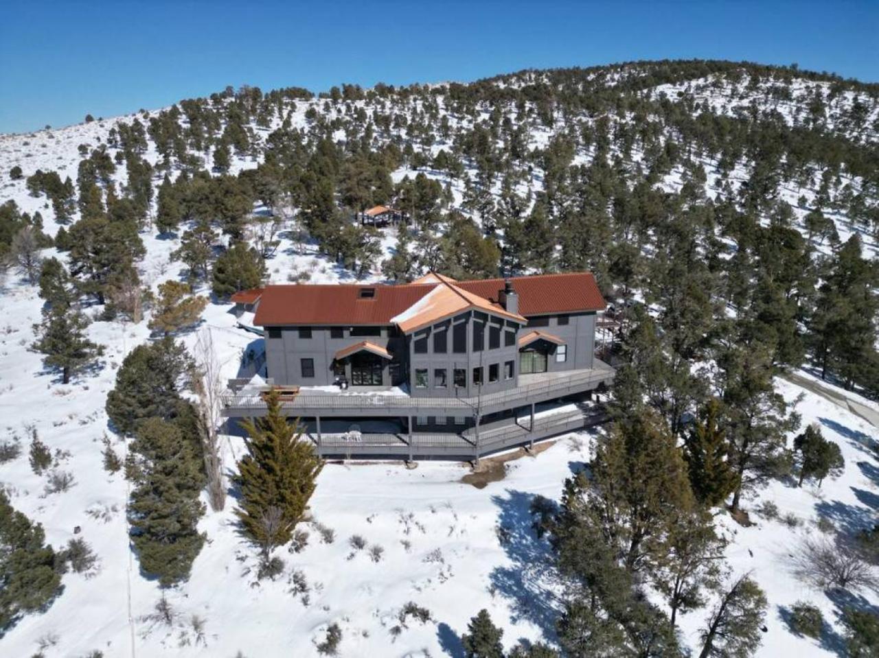 Steel Pine Lodge A Rustic Mountain Retreat Views Baldwin Lake Exterior foto