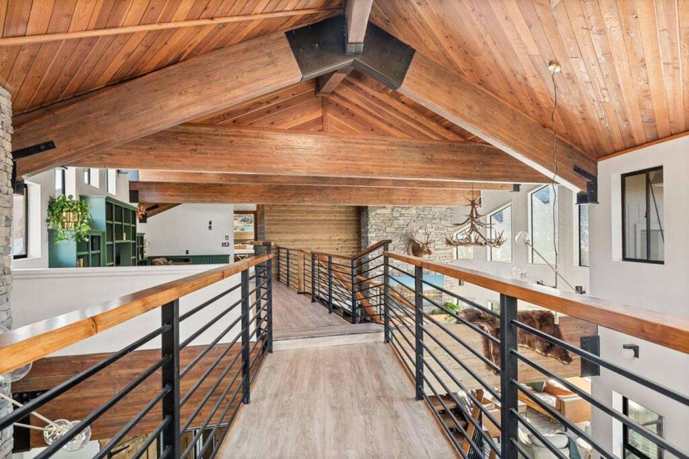 Steel Pine Lodge A Rustic Mountain Retreat Views Baldwin Lake Exterior foto